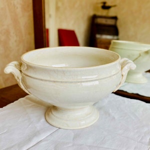 Gien earthenware vegetable dish - France