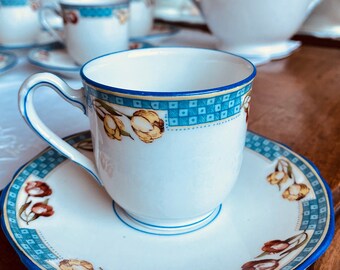 ヴィンテージのリモージュ磁器製コーヒー/紅茶サービスセット アンティークのリモージュ磁器製コーヒーまたは紅茶セット（洗練された