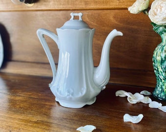 Limoges porcelain coffee pot P. D. - France