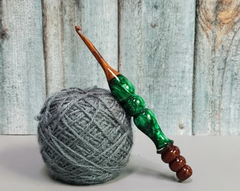 Rosewood Crochet Hooks mixed with Resin - Hand Turned Ergonomic Crochet Hooks - for Knitting Crocheting Accessories - Various Sizes