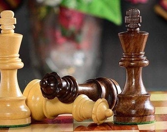 Personalized Engraved Wooden Chess Set - Magnetic Foldable Chess Board with Xtra Queen - Personalized Gifts
