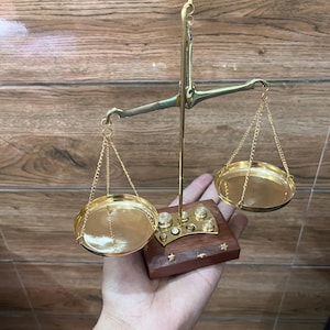 Personalization,Brass Antique Style Weighing Scales,Gold and Diamond,Brass Weight Balance Scale, Jewellery Balance,Desk Decor,Home Gift