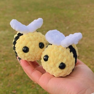 CROCHET BUMBLE BEE | Tiny Bumblebee Plushie | Cute Crochet Fuzzy Bee Amigurumi | Soft Squishy Plush | Small Busy Bee Plushy