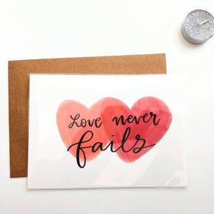 cartão do dia dos namorados | cartão comemorativo | Projeto de corações | O amor nunca falha | Versículo da Bíblia