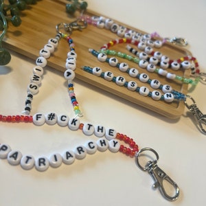 Llavero con cuentas de Taylor Swift / Llavero con pulsera de la amistad / Llavero de Swiftie / Llaveros de Taylor’s Version imagen 3