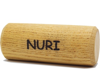 Holzrassel Holzspielzeug Rassel Greifling mit Namen personalisiert aus Buchenholz Babyrassel Baby Geschenk personalisiert