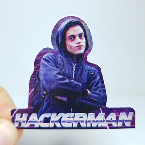 Adesivo meme "Hackerman" - Hackera Internet con Rami Malek!