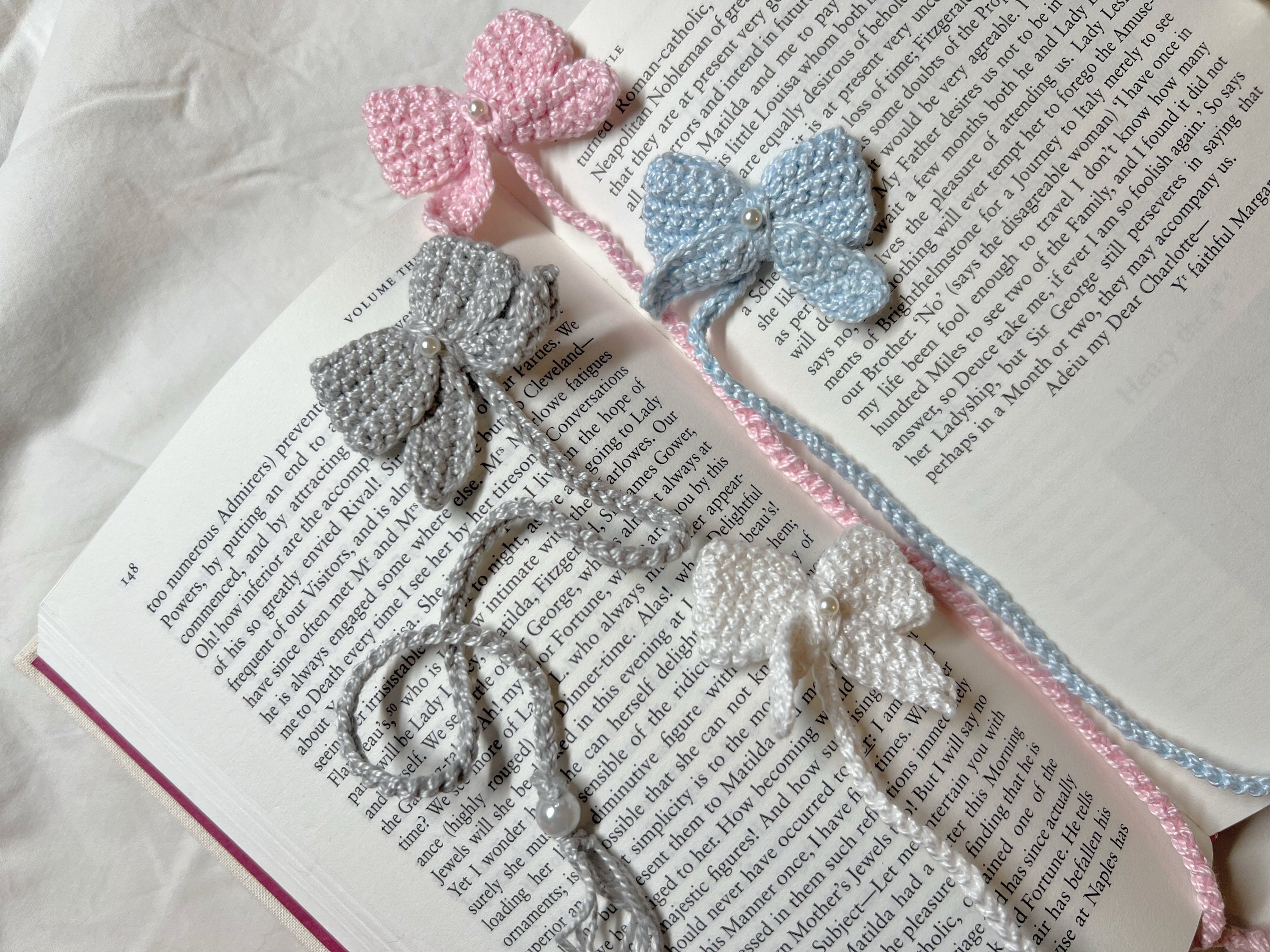 bookmark bow coquette gift for readers pink cottagecore