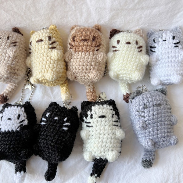 Llavero de gato gatito regalos a juego crochet hecho a mano kawaii peluche juguete coqueta llavero lindo estilo japonés amigurumi llavero
