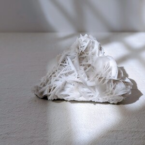White petal shape Calcite florescent Chinese mineral Specimen stone rock natural crystal