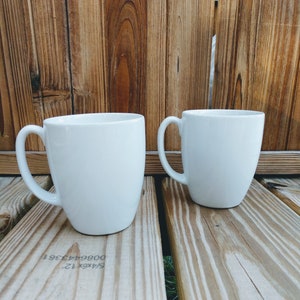 Vintage Corelle Steinzeug Weiße Kaffeetassen/Set von 2