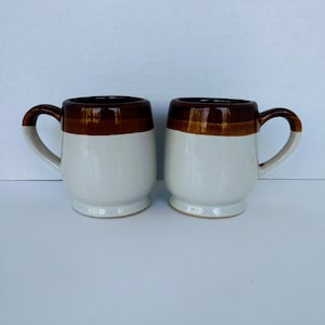 Vintage Brown And Beige Speckled Stoneware Coffee/Tea Mugs