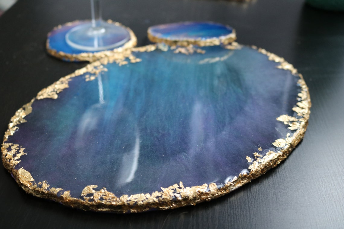 Beautiful resin wine set small Etsy