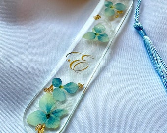 Lesezeichen Resin Blüten - Initial Bookmark