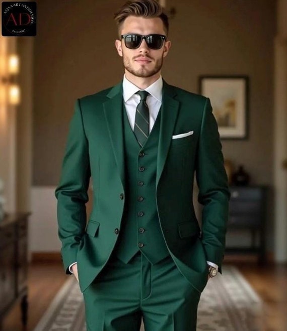 ダークグリーンのメンズスーツ - エレガントなスリーピースの結婚式用