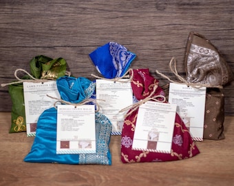 Spice Trove Collection curry kit gift set. Curry kit selection. Spice kits in gift bags.