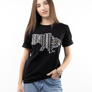 Besticktes T-Shirt ""Karte"", T-Shirt für Frauen, Ukrainisches T-Shirt, Damenmode, Freizeitkleidung, Damen-T-Shirt, Street Style, Unisex-T-Shirt."