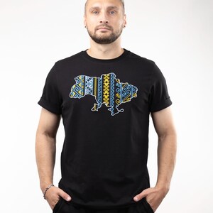 Besticktes T-Shirt ""Karte"", T-Shirt für Männer, Ukrainisches T-Shirt, Herrenmode, Freizeitkleidung, Herren-T-Shirt, Street Style, Unisex-T-Shirt."