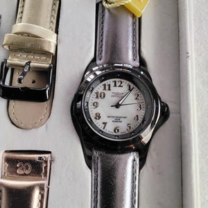 Vintage Invicta Watch Swiss Movement MOP Limited Edition Set Model 5107 image 5