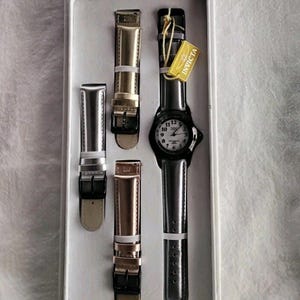 Vintage Invicta Watch Swiss Movement MOP Limited Edition Set Model 5107 image 6
