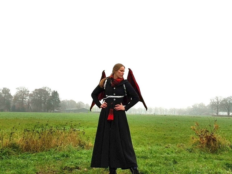 Moving dragon wings cosplay
