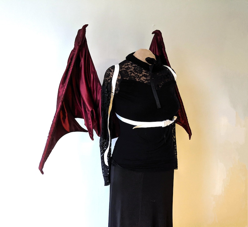 Moving dragon wings cosplay