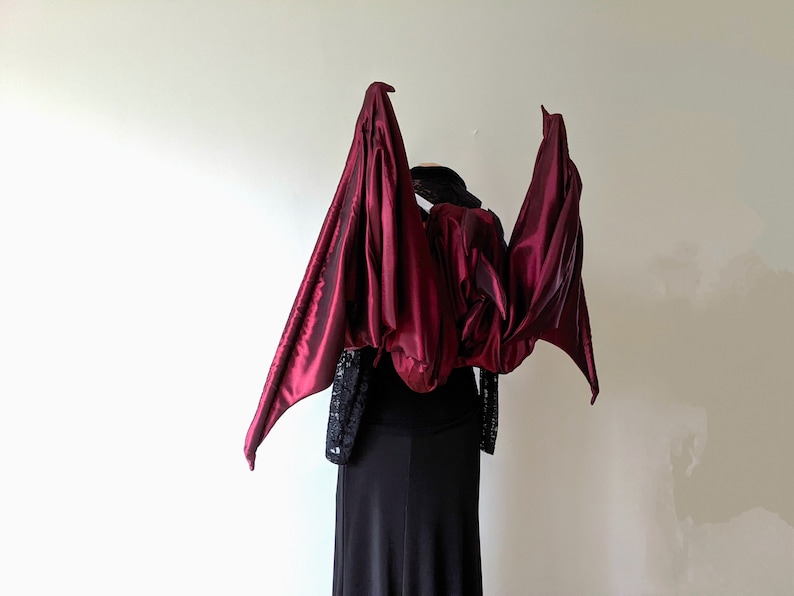 Moving dragon wings cosplay