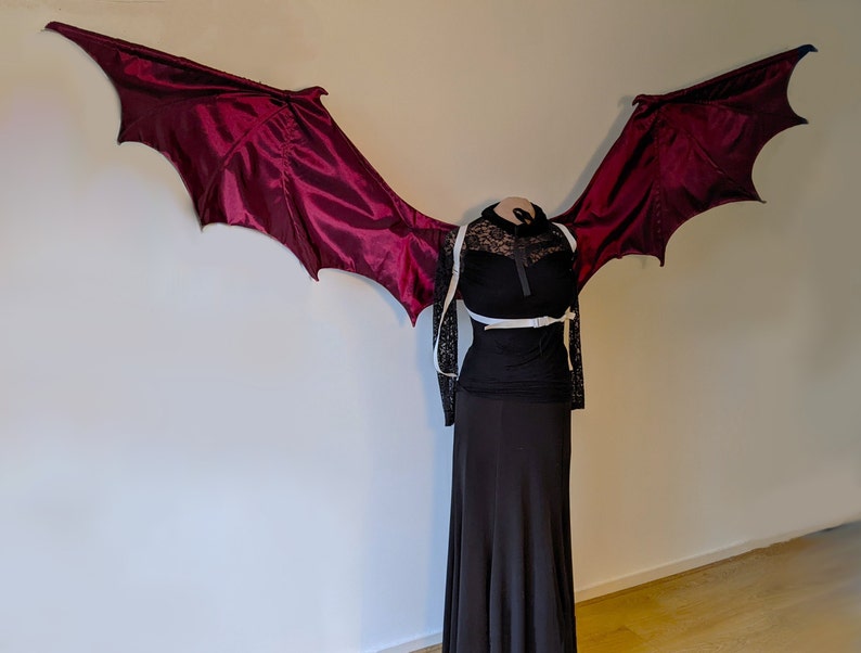 Moving dragon wings cosplay