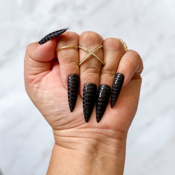 Press on Nails - Kylie Jenner - Snake Print - Black - Stiletto - Etsy