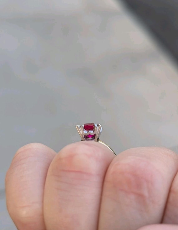 Vintage solitaire large ruby ring - image 5