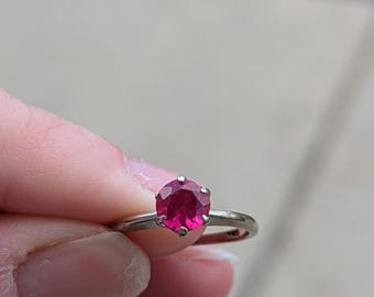 Anillo solitario de rubí de colección