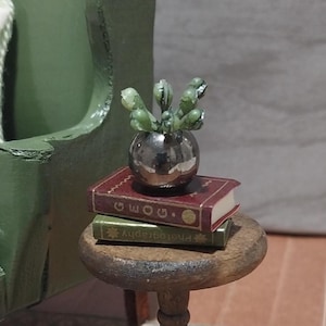 Tiny Mirror Pot with Jade Plant - 1:12 Scale Dollhouse Miniature