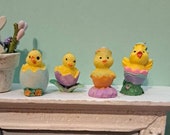Hatching chick Easter figurine - 1 12 dollhouse miniature