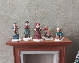 Victorian Carolers Figurines - 1:12 Scale Dollhouse Miniature