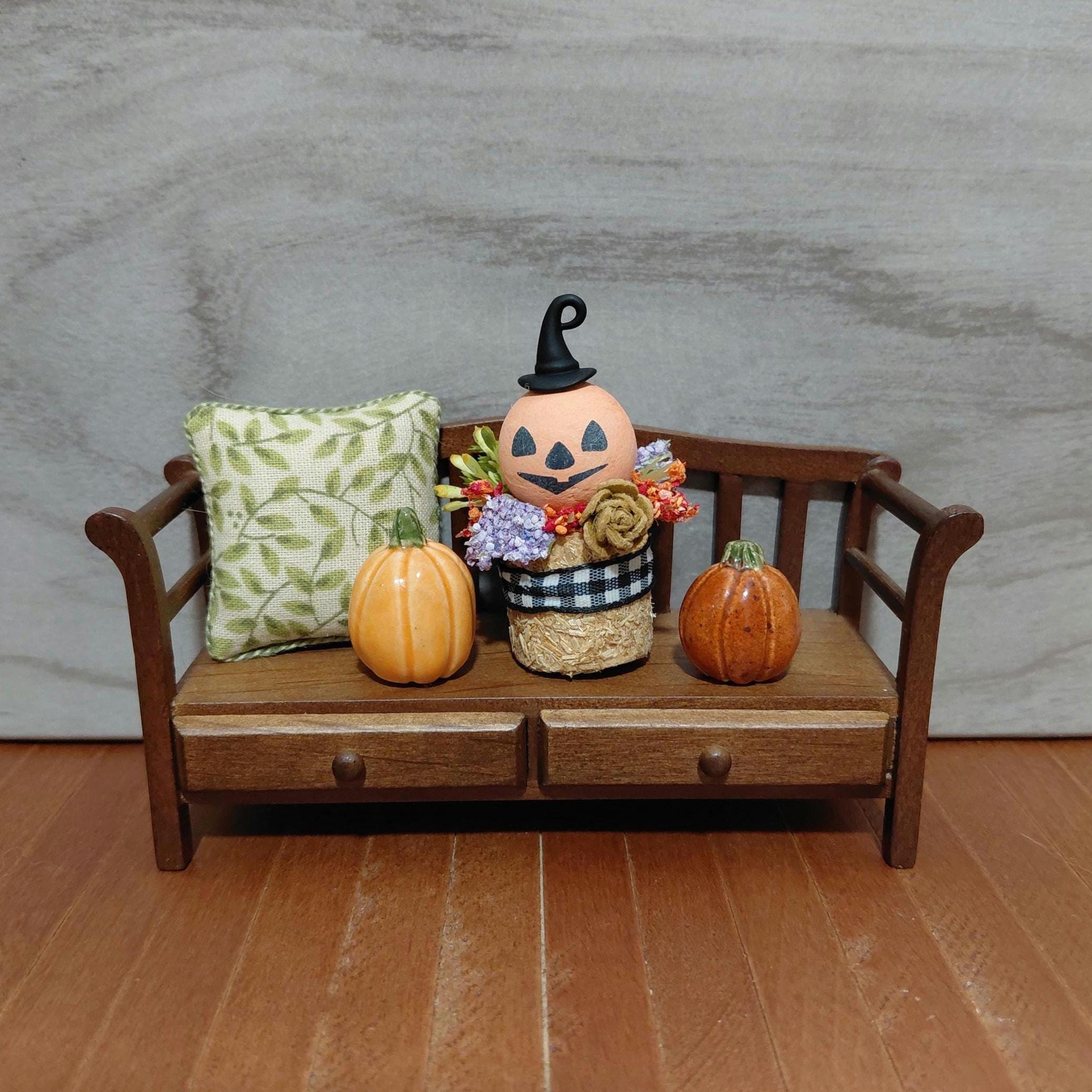 Jack O' Lantern on Haybale - 1:12 Scale Dollhouse Miniature - Etsy