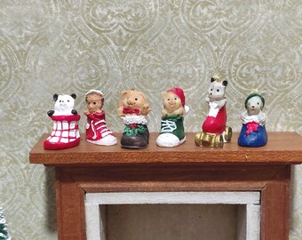 Critters in Shoes Christmas Figurines - 1:12 Scale Dollhouse Miniature