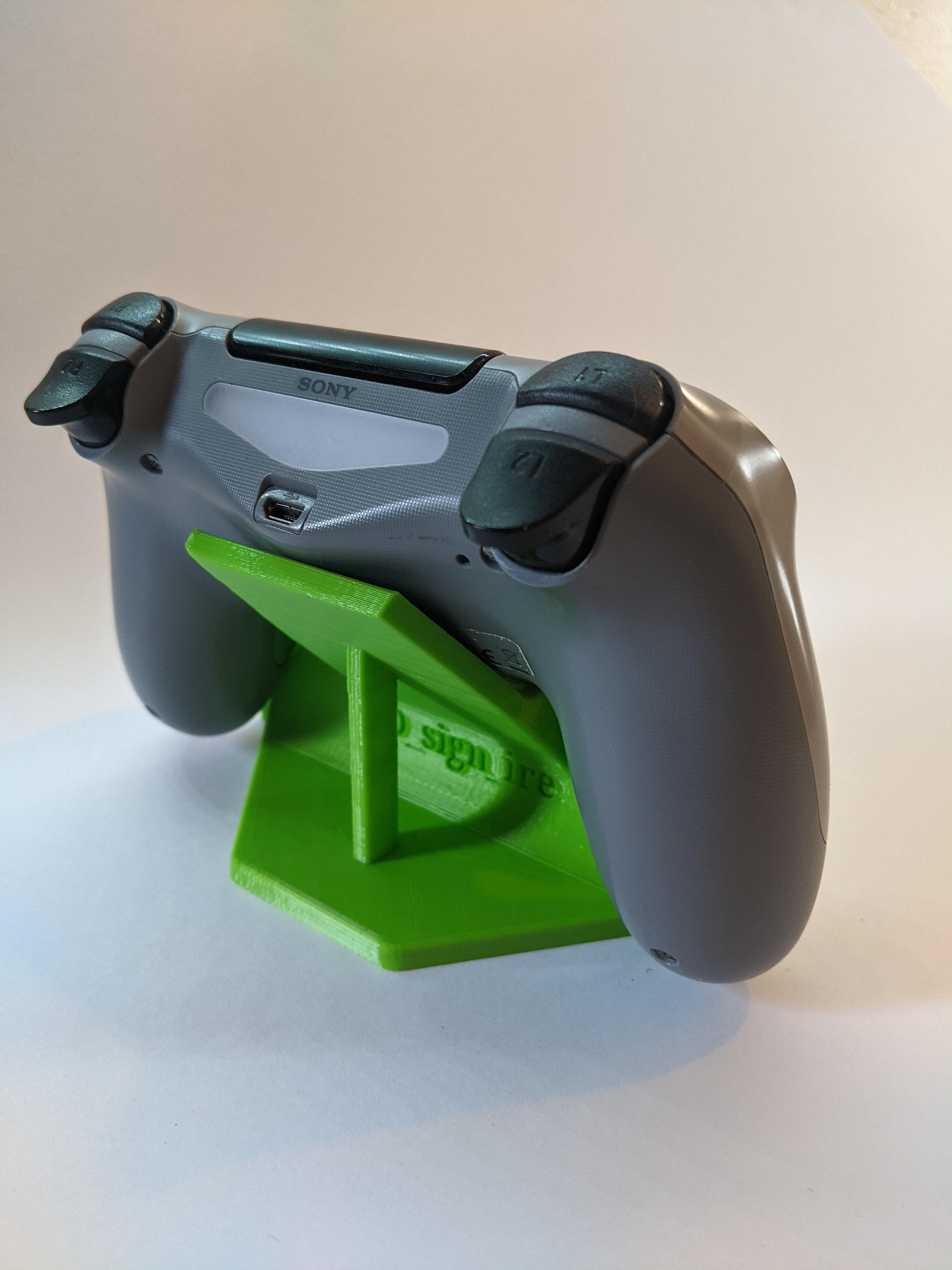 PS4 Controller stand 3D printed and personalised. FREE Etsy