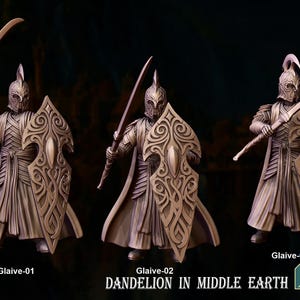Könnte beinhalten: Drei bronzene Figuren von Kriegern mit Schwertern und Schilden. Die Schilde haben komplizierte Designs. Die Figuren sind mit "Glaive-01", "Glaive-02" und "Glaive-03" beschriftet. Der Text "DANDELION IN MIDDLE EARTH" befindet sich am unteren Rand des Bildes.