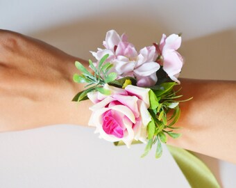 Rose flower wrist corsage Pink wrist corsage Bridesmaid corsage Flower bracelet Wedding wrist corsage Prom corsage Bridal wrist corsage