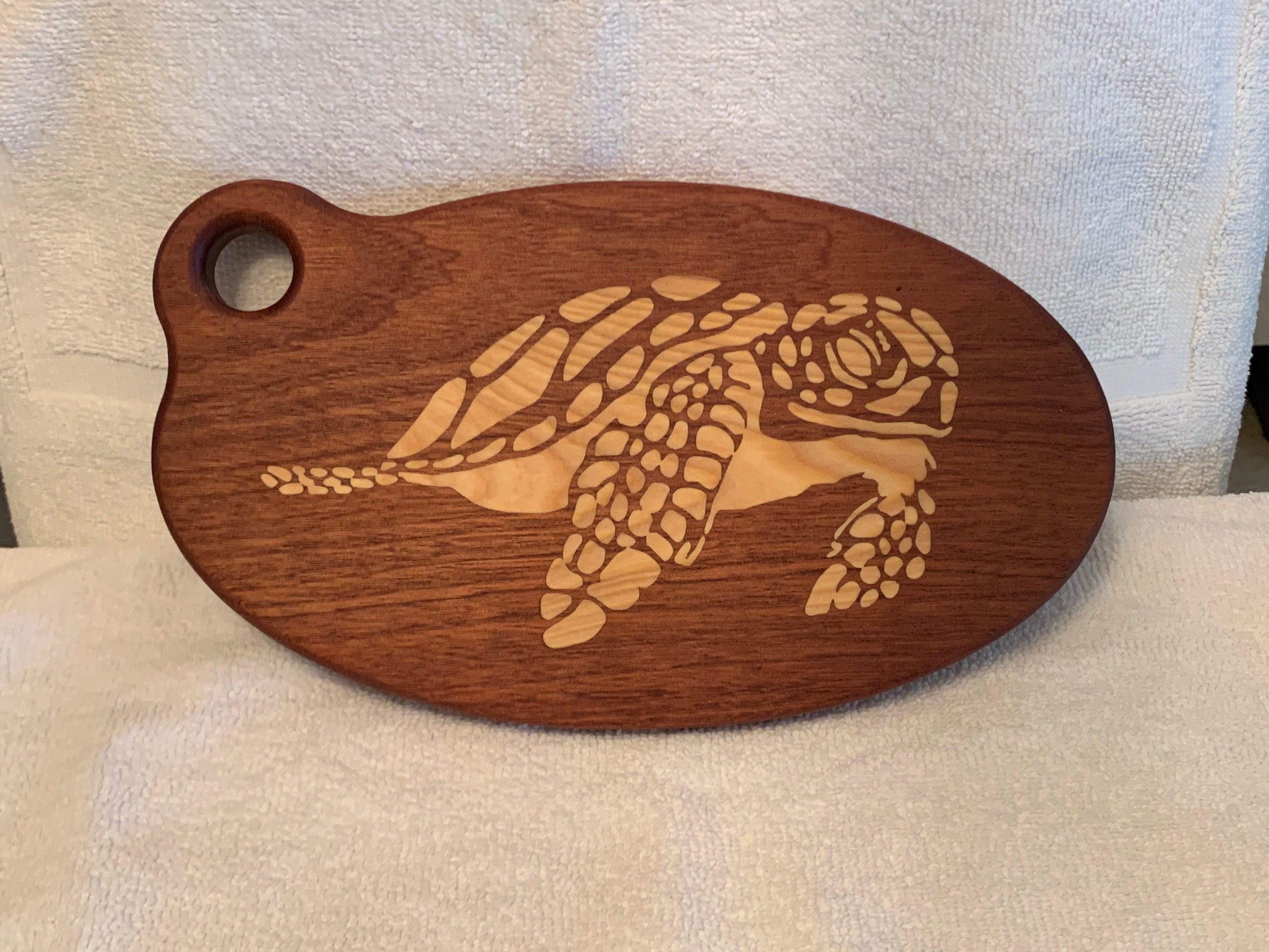Turtle inlay Mahogany Cutting/Charcuterie Board Oval | Etsy