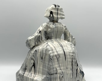 Menina Barskin Luca, black and white woman sculpture, Spanish art, Diego Velázquez, faceless figure, polystyrene art, epoxy resin