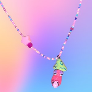 Mushroom Charm Necklace – Colorful Handmade Fairycore Jewelry – Funky Beaded Cottagecore Necklace – Whimsical Y2K Aesthetic Accessory