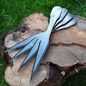Throwing knife