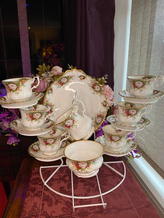 ROYAL ALBERT Celebration Tea Service.6 Tea Cups,6 Saucers, Cake 