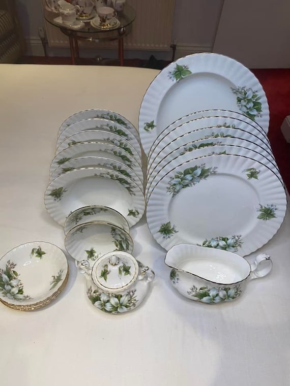 ROYAL ALBERT TRILLIUM 6 Dinner Plates,6 Rimmed Soup Bowls,6 