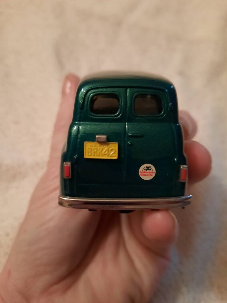 Miniature Brooklin SB 1/43 - Ford F1 Panel Delivery 1952 - Modelex 1992 N°42