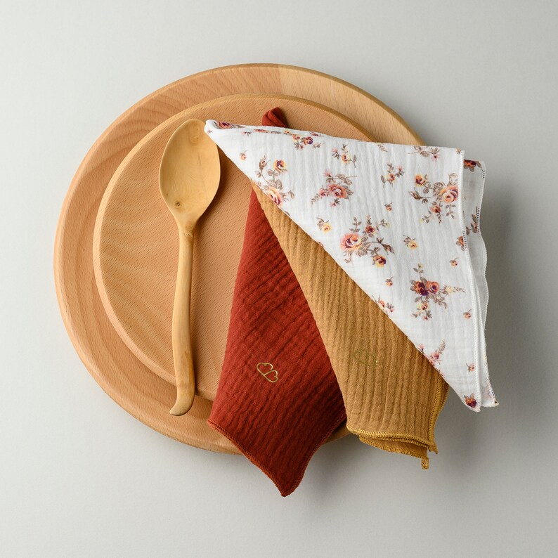 Serviette de table douce en double gaze de coton en lot de 3 serviettes panachées image 3