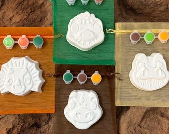Dinosaur Face Paint-Your-Own Plaster Kit: Party Favor Craft Set