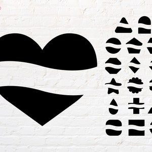 Può includere: Una forma di cuore nera con un design a onda bianca all'interno. Il cuore è circondato da un muro di mattoni bianchi. Ci sono 16 forme nere con design a onda bianca all'interno, tra cui cerchi, stelle, triangoli e quadrati.