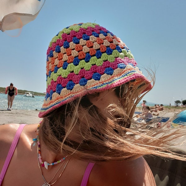Chapeau de seau coloré au crochet, chapeau de soleil, chapeau de festival, chapeau au crochet, chapeau de seau, chapeau de seau en coton, chapeau de seau en tricot, chapeau hippie, chapeau de plage